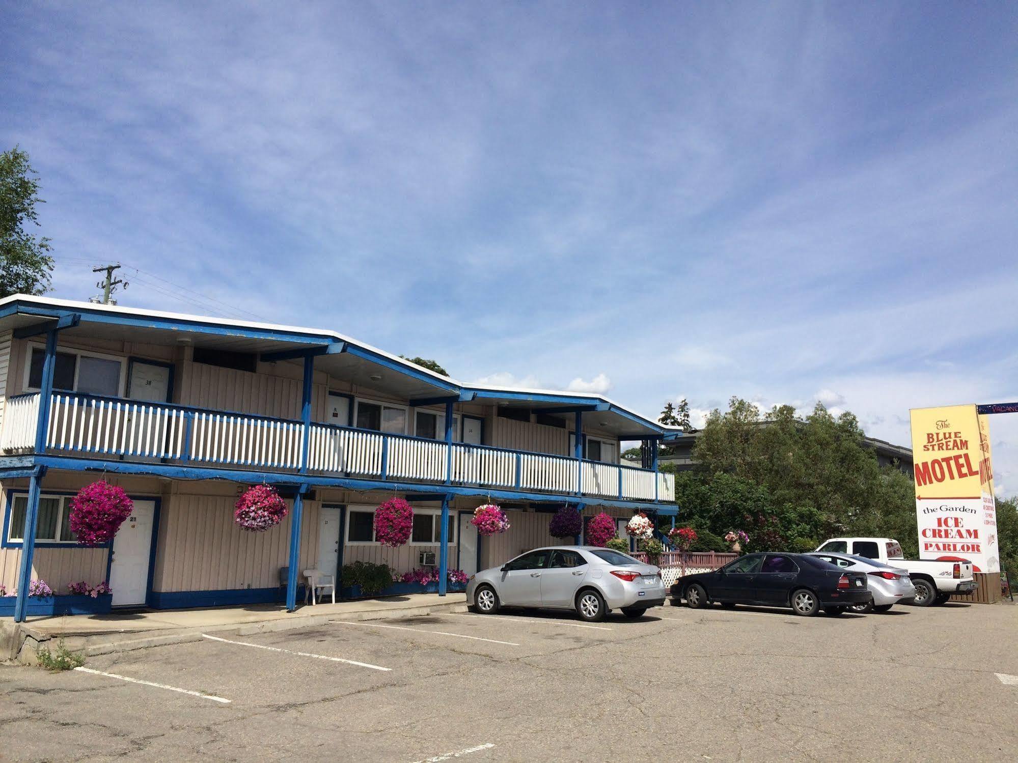 Blue Stream Motel Vernon Exterior photo